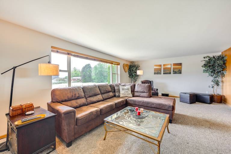 Family-Friendly Yakima Escape w/ Yard & Pool! — photo 4