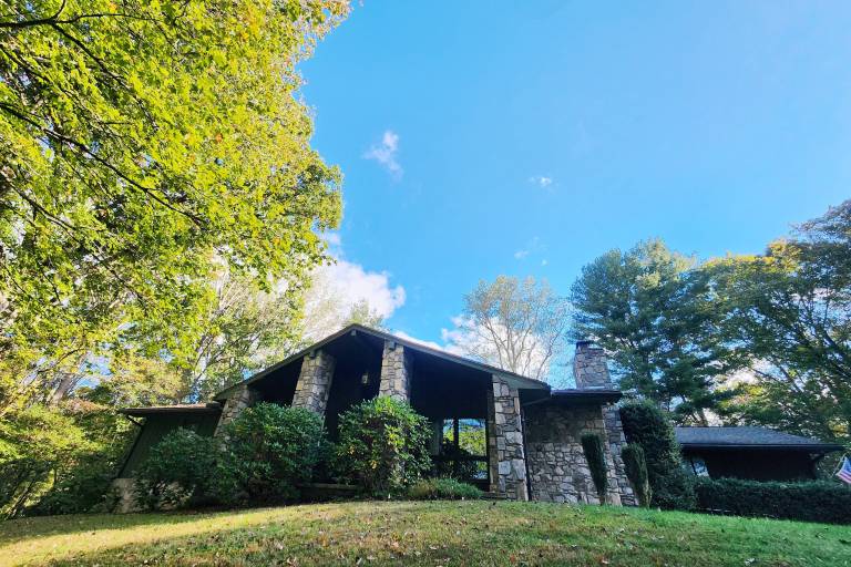 House  Cullowhee