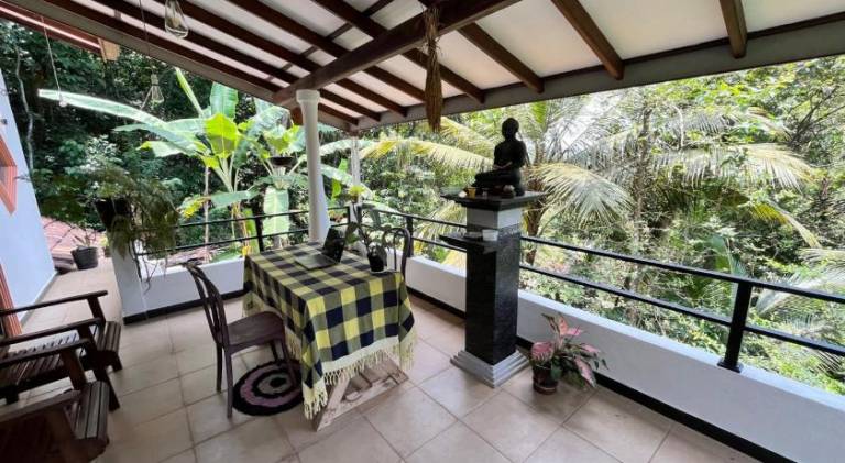 Rock Side Inn in Unawatuna