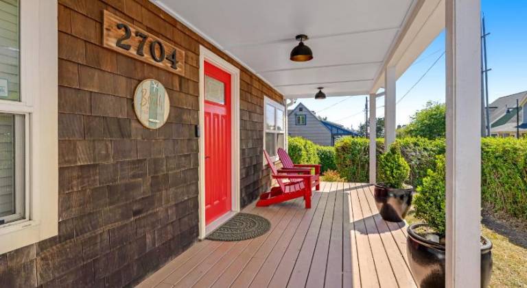 House | Beach nearby | Pets allowed — photo 5