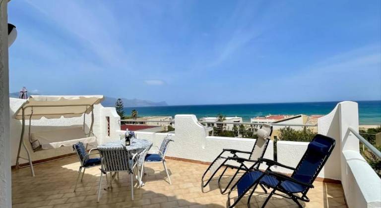 Holiday apartment with terrace | Close to the beach | Dogs allowed in Alcamo