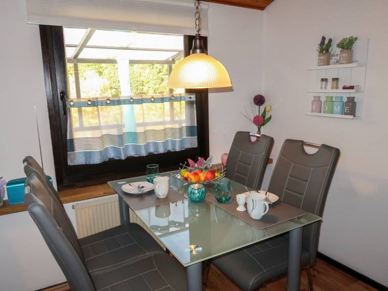 Vacation home with terrace, pool & garden — photo 3