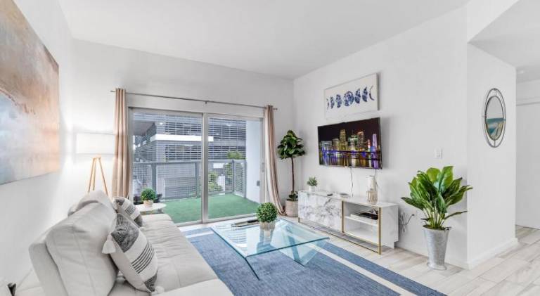 Lovely Unit Mins from Wynwood with Free Parking in Miami, FL