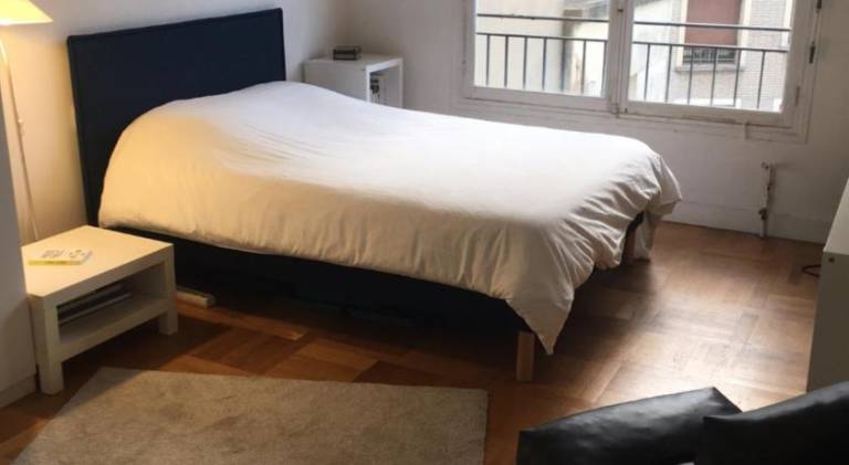 Apartment with 1 room for 2 persons in Puteaux