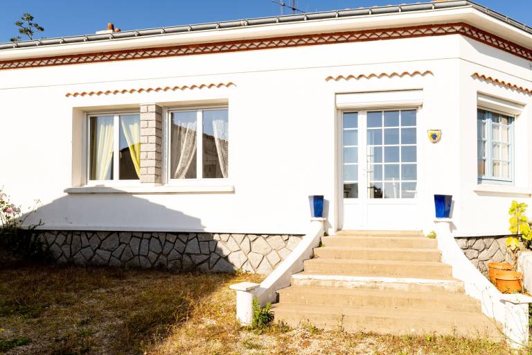 Holiday Home 'La Maison Du Bonheur' with Private Terrace, Garden & Wi-Fi — photo 2