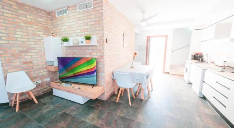 Holiday apartment with patio & yard — photo 4