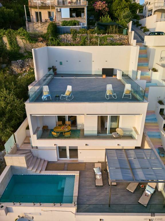 Villa with yard & patio | Sea view — photo 2