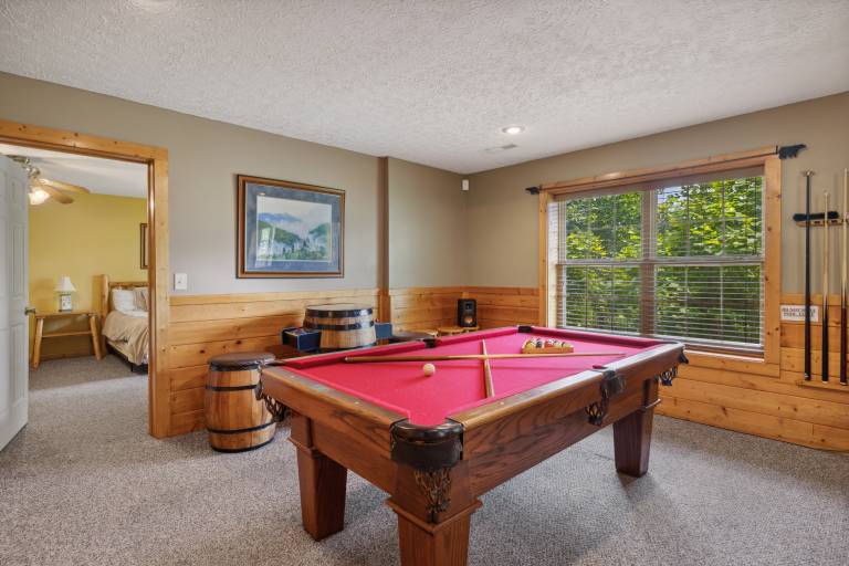 Child-friendly vacation home with grill, hot tub & fast internet | Mountain view | Pets are welcome — photo 5