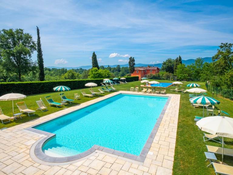 Vacation home with terrace, pool & grill | Pet-friendly — photo 2