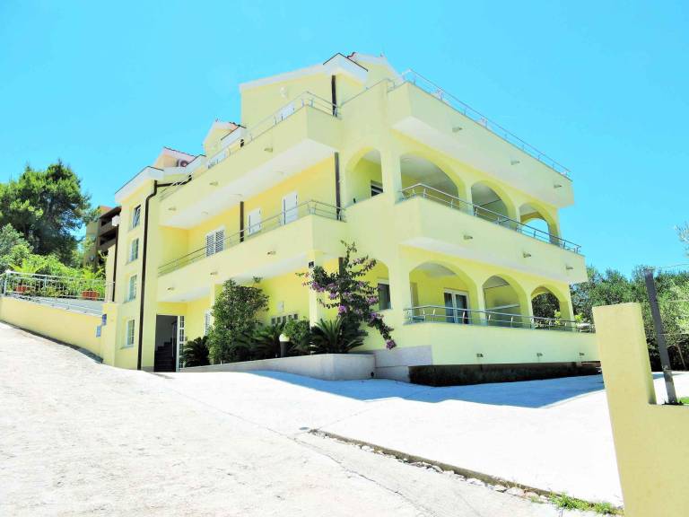 Holiday apartment 150 m from the beach with sea view — photo 4