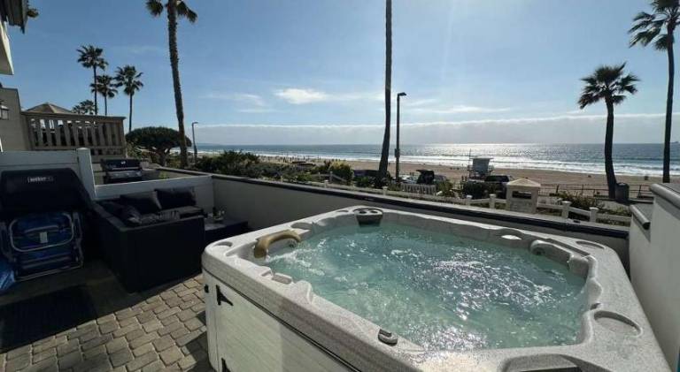 Manhattan Beach Beachfront On The Strand in El Segundo, CA