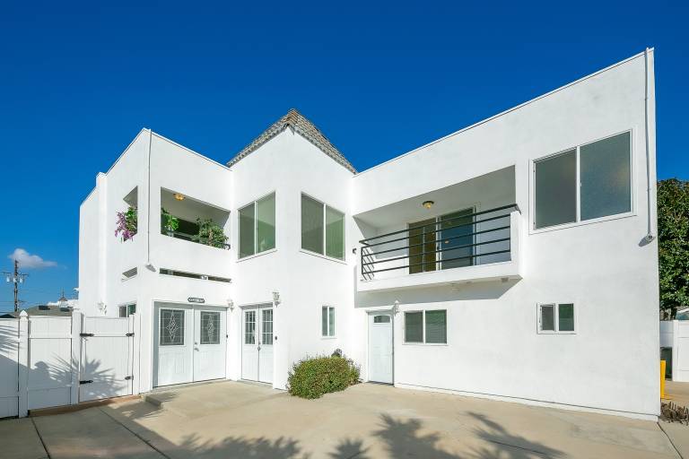 House  East Side Costa Mesa