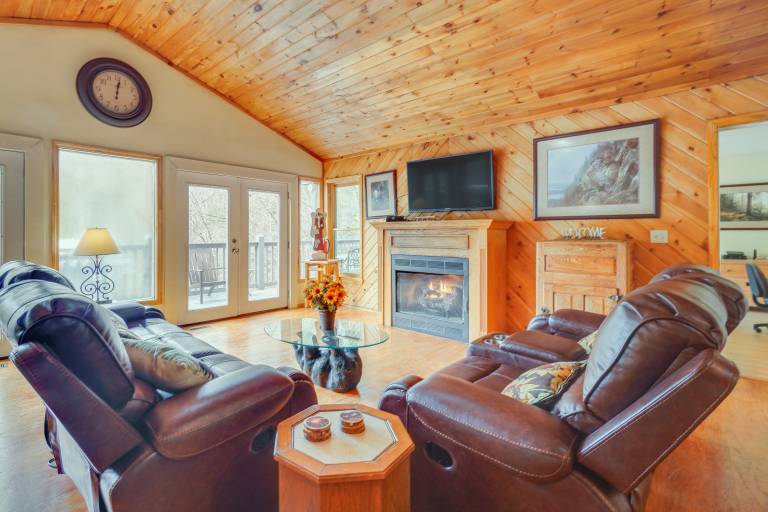 Resort Cabin with Private Hot Tub! in Sevierville, TN