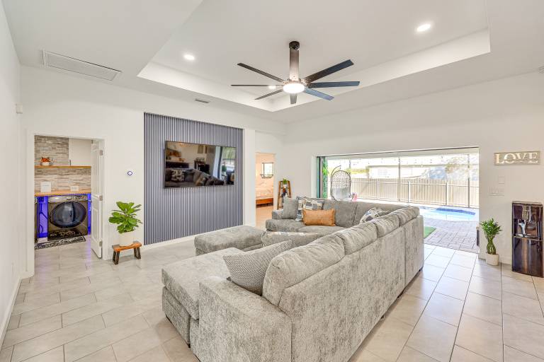 Heated Pool & Outdoor Kitchen: Cape Coral Home — photo 2