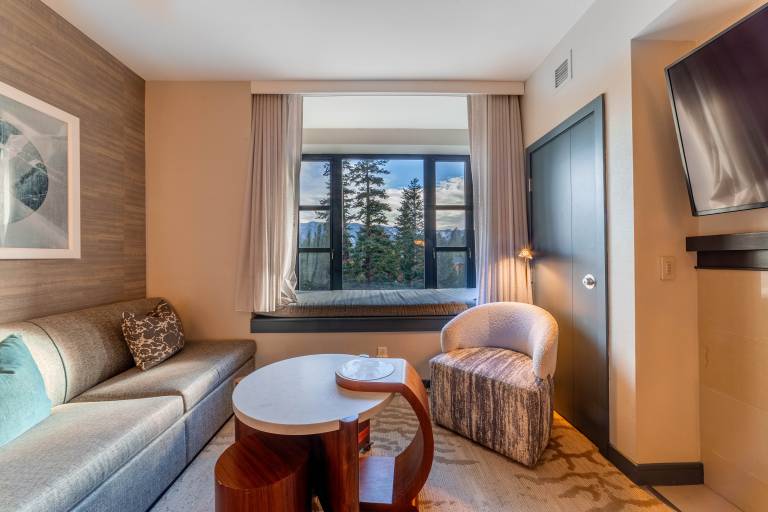 Family-friendly condo with grill, hot tub & heated pool | Mountain view | Next to the ski | Pet-friendly — photo 2