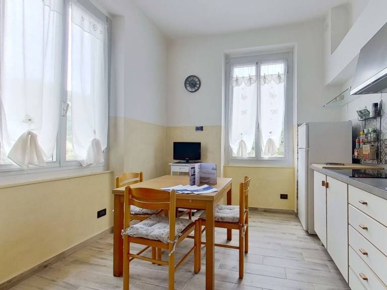 Holiday apartment with yard, terrace & BBQ — photo 5