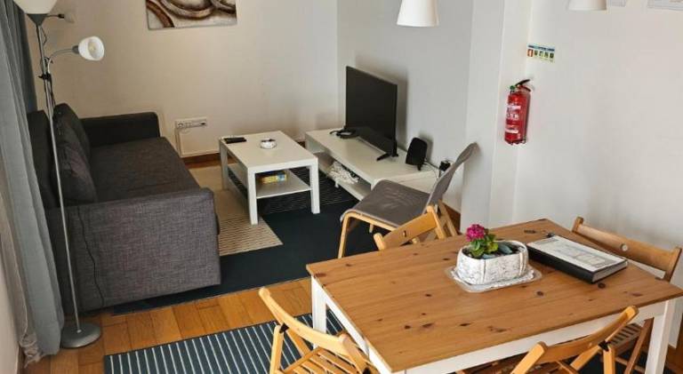 Apartment with patio — photo 2