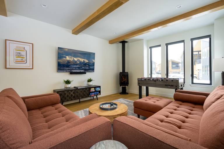 New Mountain Villa 1076 I Great Views I Private Hot Tub I Game Table I Discounted Attractions — photo 3
