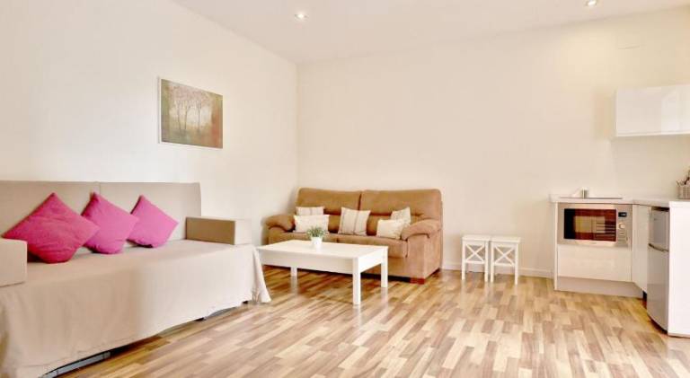 Rental apartment with terrace & pool — photo 2