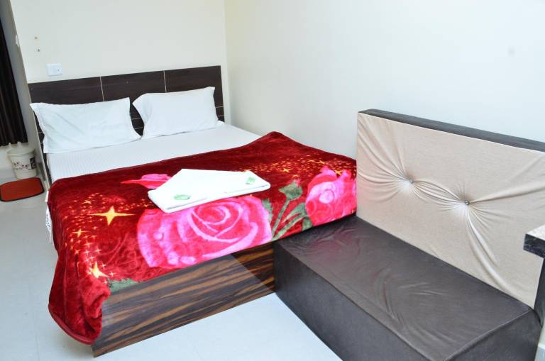 Hotel L. R. Regency in Mathura