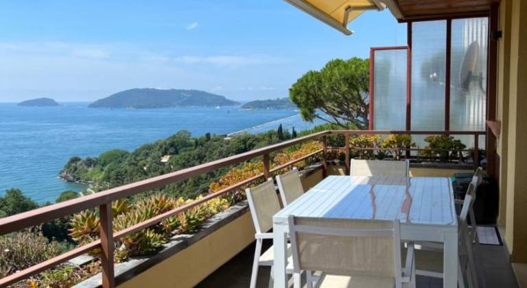 Apartment with 1 room for 6 persons in Lerici