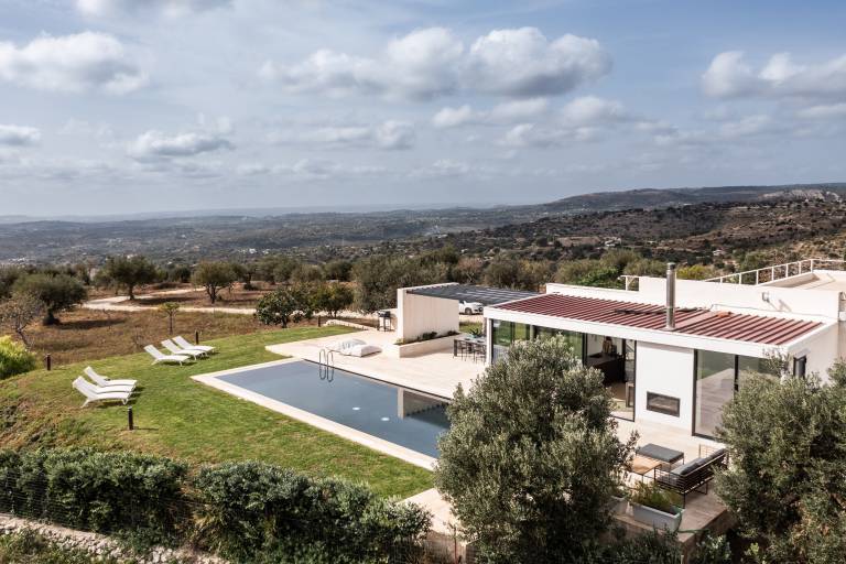 Nice villa with garden, BBQ & private pool | Water view | Dogs allowed — photo 3