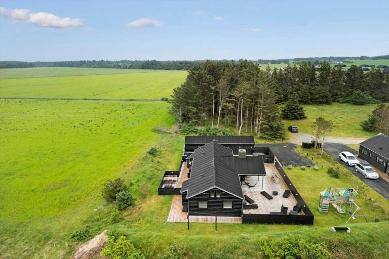 Vacation home with barbeque, terrace & sauna — photo 2