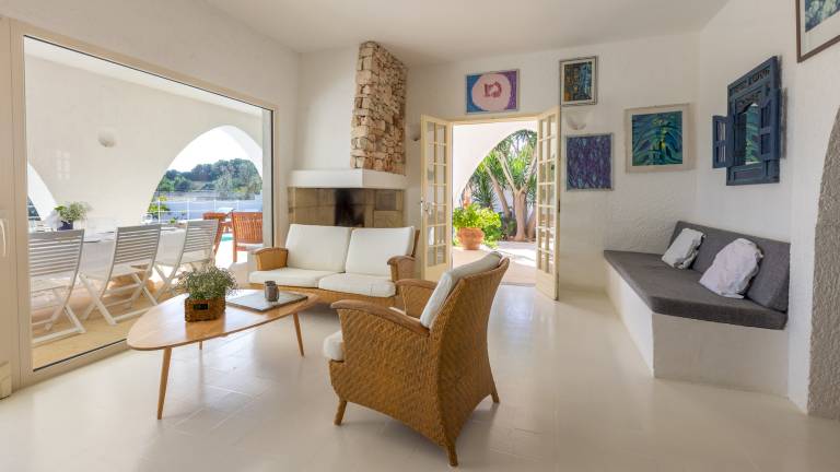 Villa with barbecue, yard & private pool | Pool view — photo 3