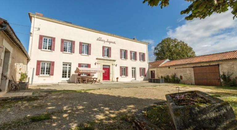 Maison accueillante a Mouterre-Silly avec jardin et cheminee — photo 4
