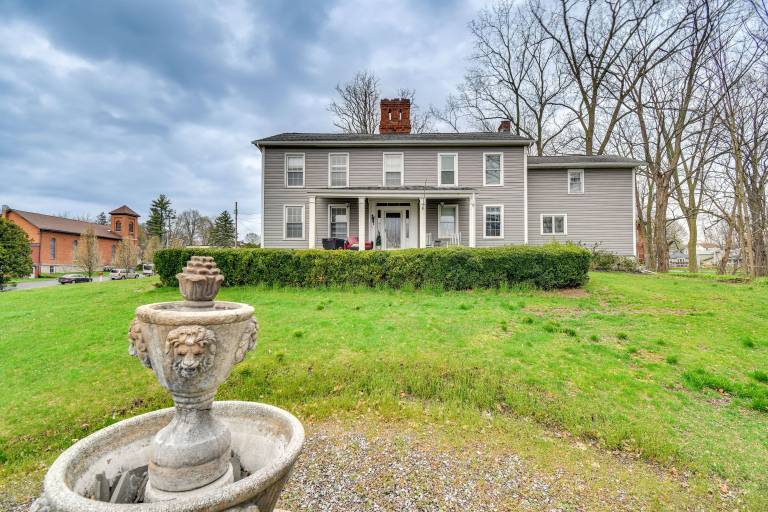 House Cayuga