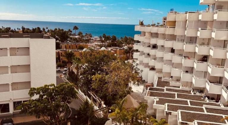 Holiday apartment with patio & private pool | Close to the beach | Pets allowed — photo 4