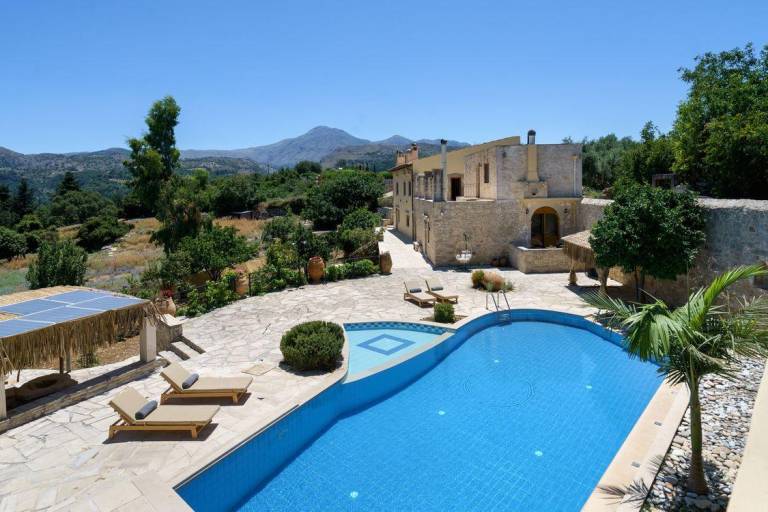Neue Villa Myre 3 privater Pool und 3 Wohnungen