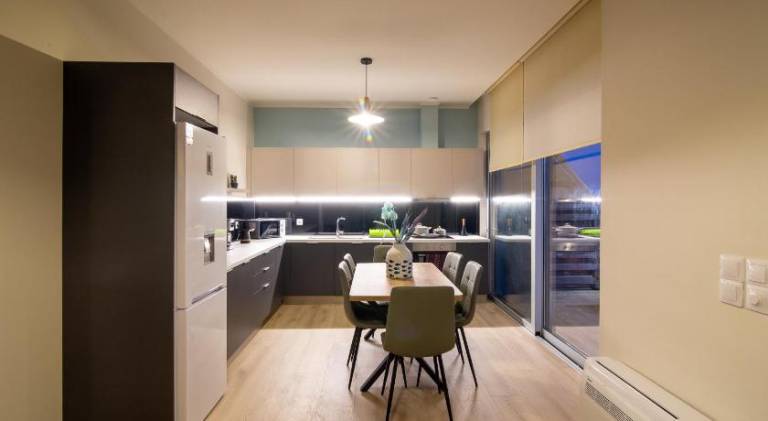 House with terrace, pool & yard | Suitable for remote work — photo 4