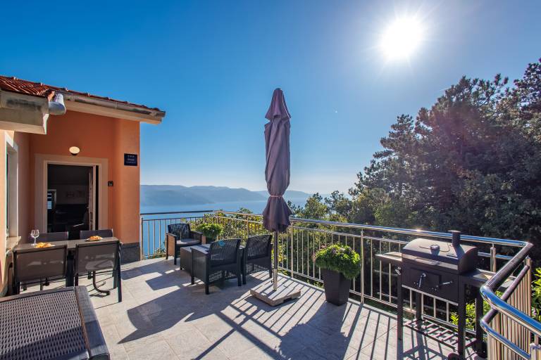 Seaview House Leana Apartment