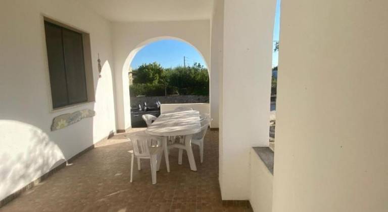 Villa with yard, terrace & barbeque — photo 2