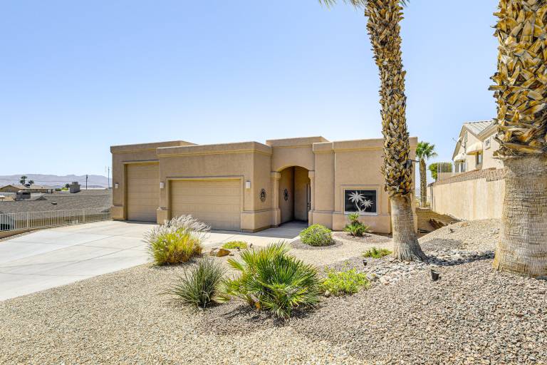 Lake View & Games: Spacious Oasis in Lake Havasu! — photo 2