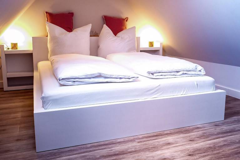 Holiday apartment with garden, BBQ & patio in Sylt