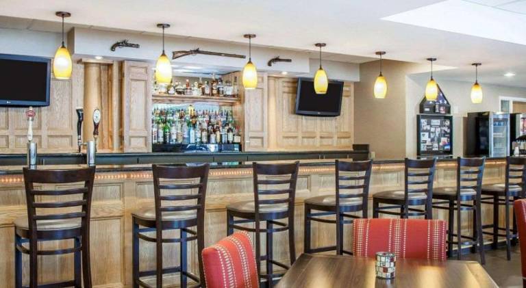 Comfort Inn & Suites Sturbridge-Brimfield — photo 3