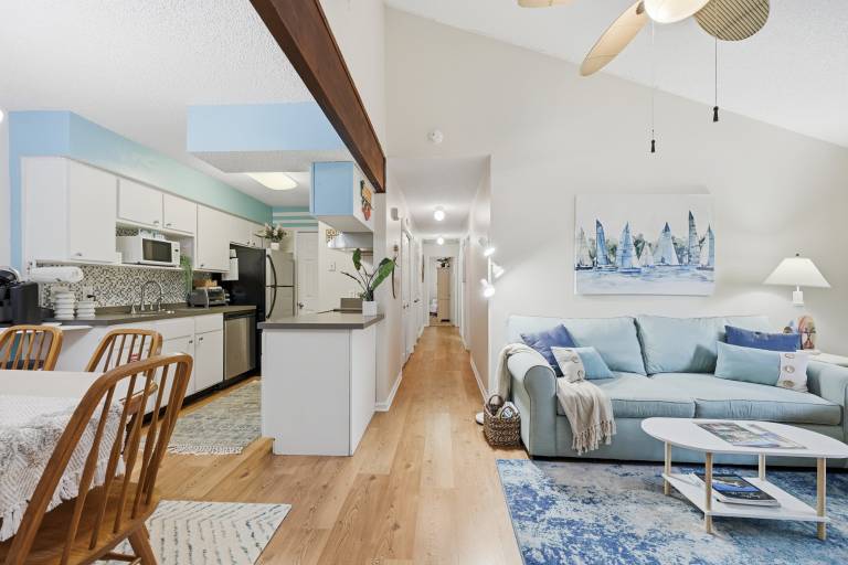 Condo with pool — photo 3