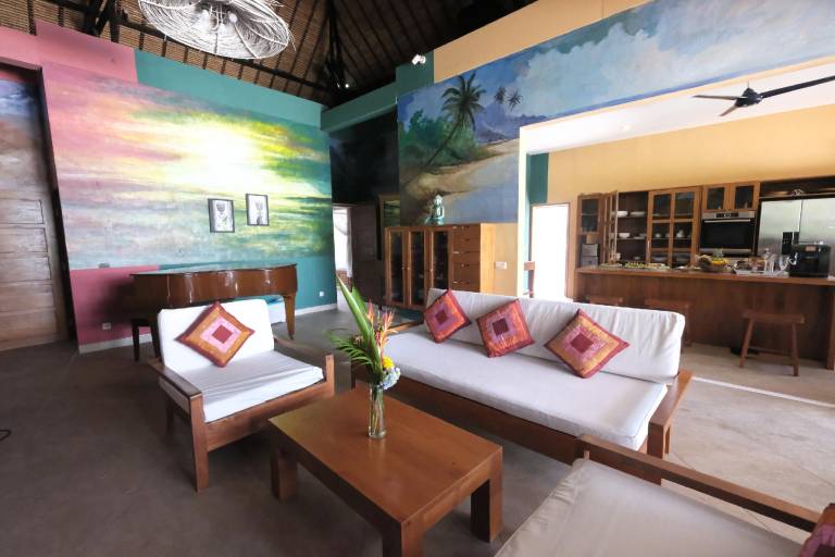 Charming villa with jacuzzi, yard & private pool | Good for workation | Pets are welcome — photo 3