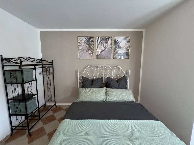 Family-oriented wonderful apartment with patio | Garden view | Pets allowed — photo 2