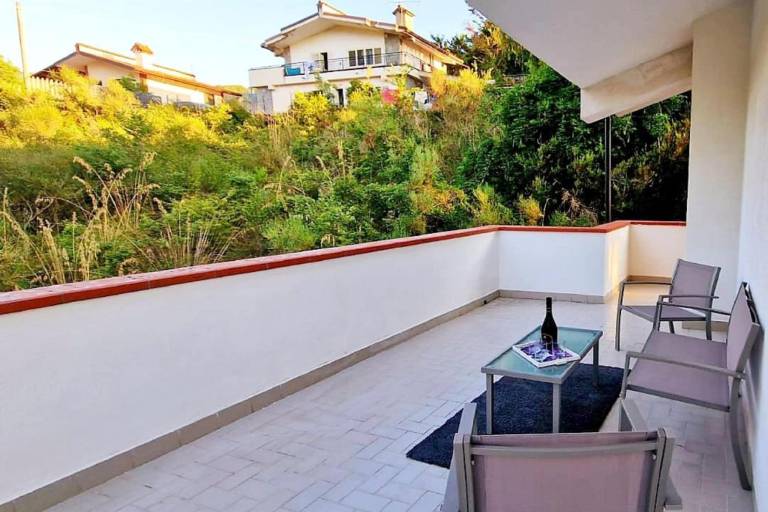 Vacation home with BBQ, garden & patio | Pets are welcome — photo 3