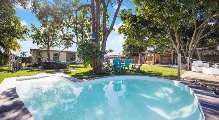 Villa with hot tub & pool | Pets allowed in Miami Lakes, FL