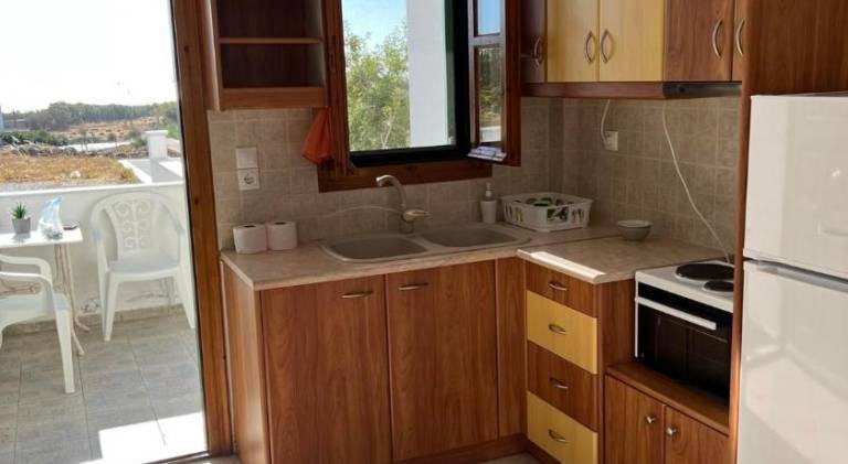 Holiday apartment with yard & patio — photo 3