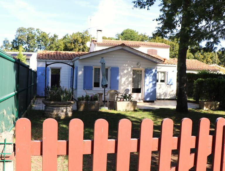 Fully equipped vacation home with garden & terrace | Garden view | Pets are welcome — photo 2