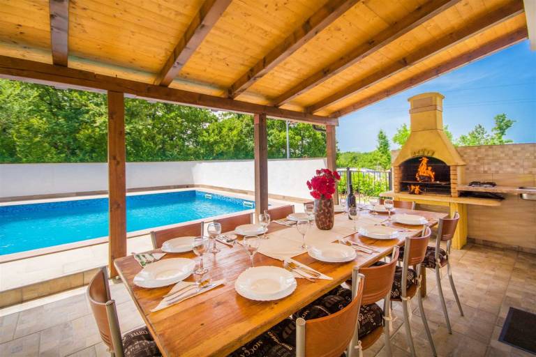 Family-oriented spacious rental with BBQ, yard & pool | Pool view | Pets are welcome — photo 5