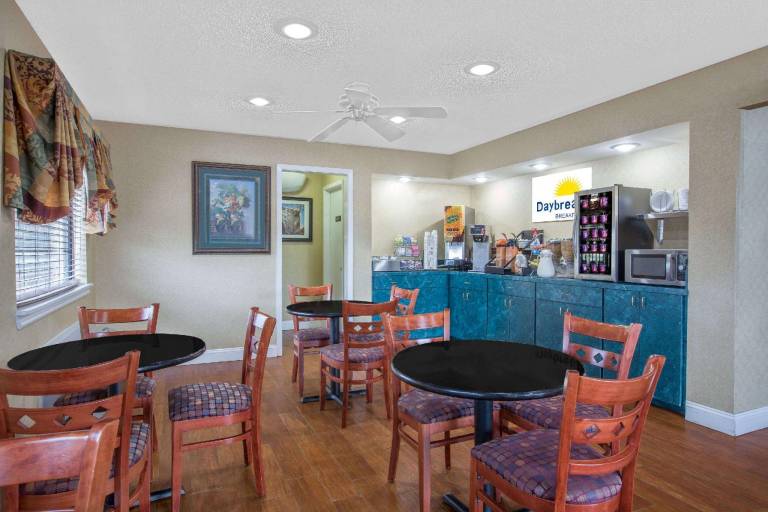 Days Inn by Wyndham Ruston LA — photo 2