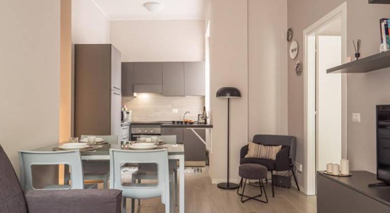 The Best Rent - Apartment with balcony in Milan downtown — photo 2
