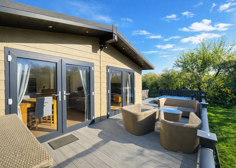 Executive Lodge with Hot Tub