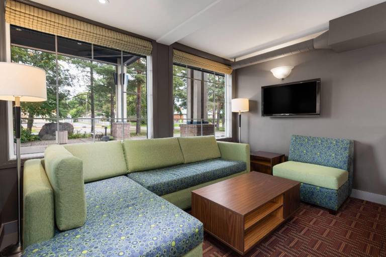 Super 8 By Wyndham Sault Ste Marie On — photo 2